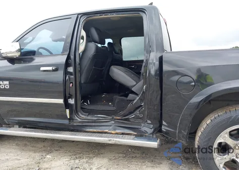 2015 Ram 1500 Laramie из США, поврежденный, VIN 1C6RR6NT7FS755007